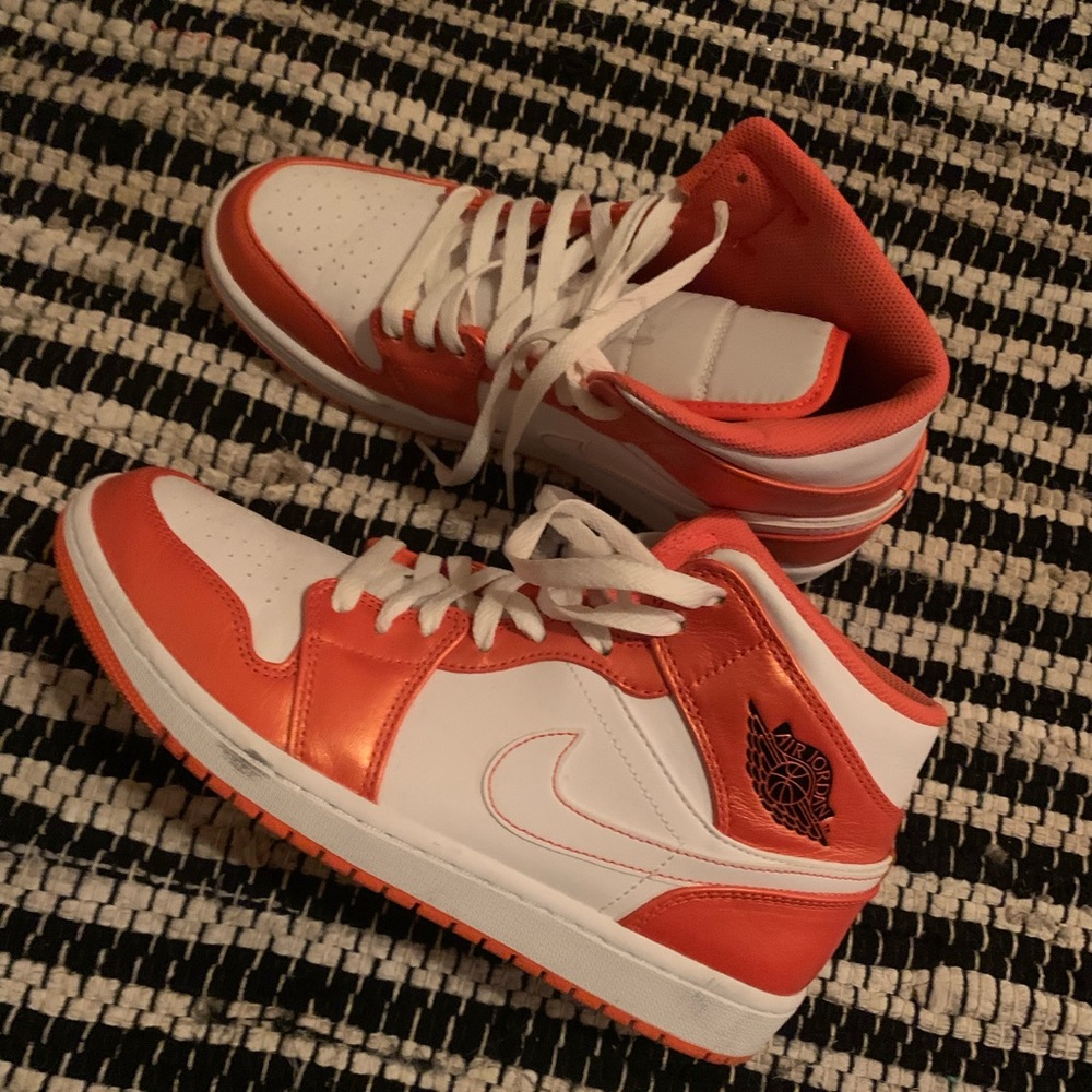 Air Jordan 1 Mid Metallic Orange